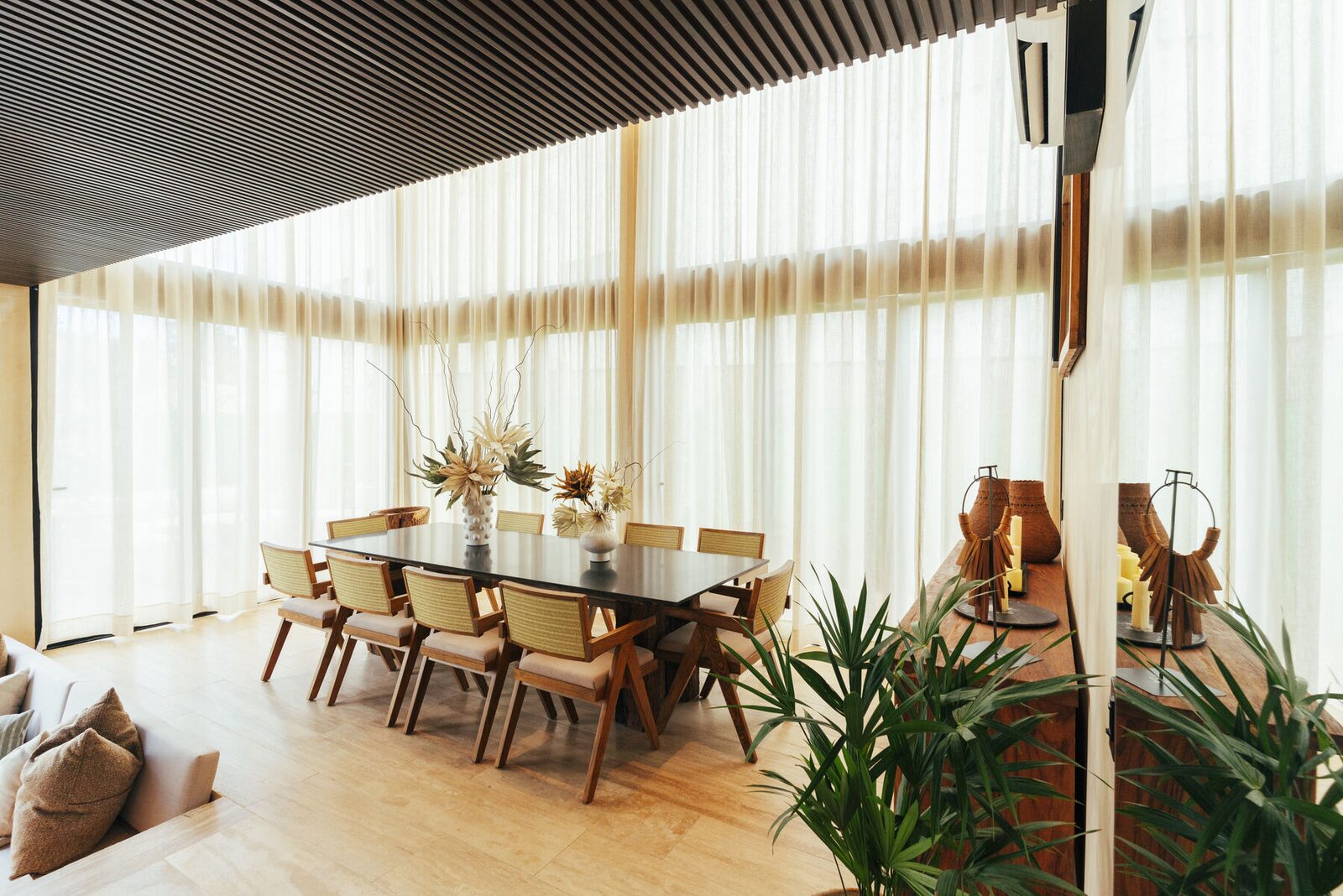 Trobbu dining area