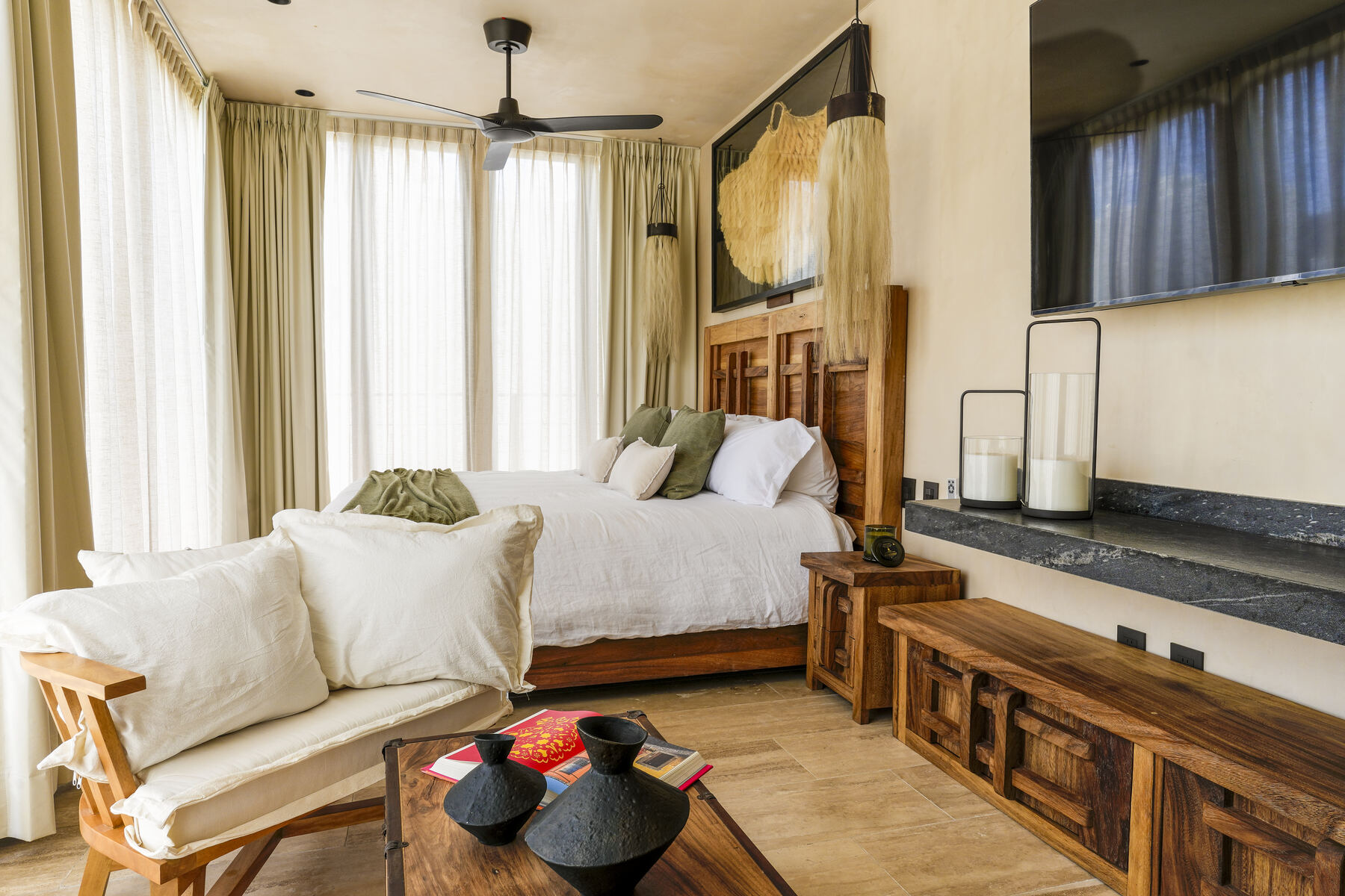 Trobbu master bedroom